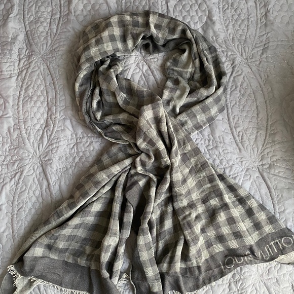Louis Vuitton Lightweight Shawl / Scarf - Picture 1 of 5